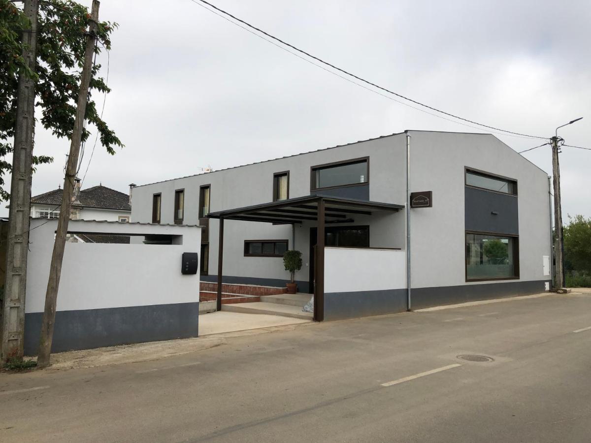 Albergue Santiago 15 Monforte مونفورتي دي ليموس المظهر الخارجي الصورة
