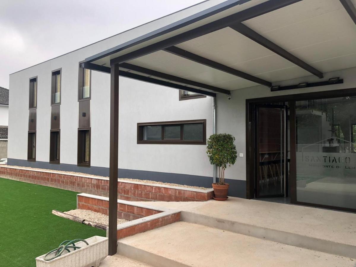 Albergue Santiago 15 Monforte مونفورتي دي ليموس المظهر الخارجي الصورة