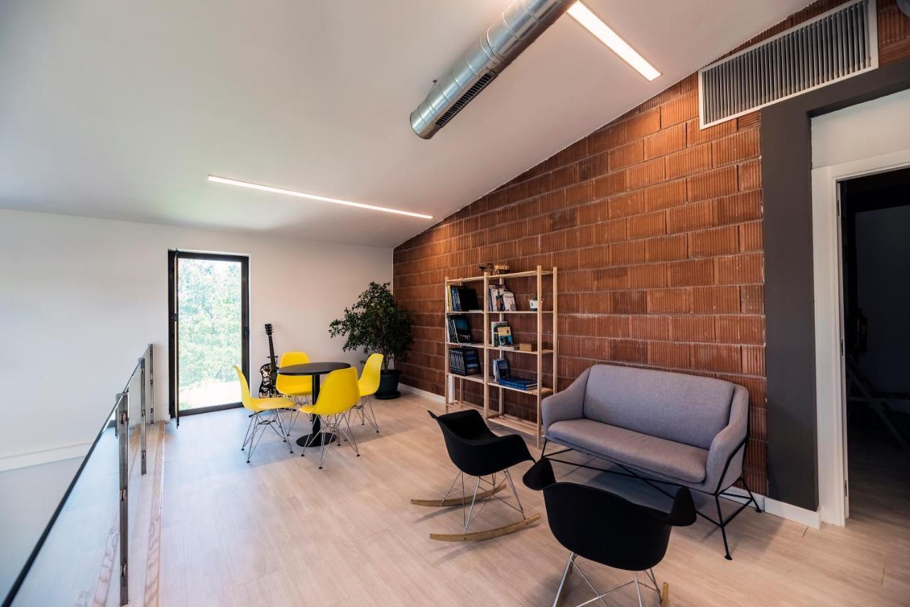 Albergue Santiago 15 Monforte مونفورتي دي ليموس المظهر الخارجي الصورة